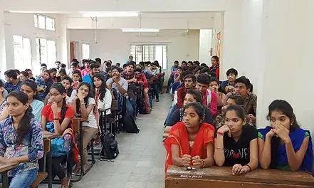 Smt. Sudhatai Mandke College (Commerce & Center for Distance Education) Pune Campus photo 13